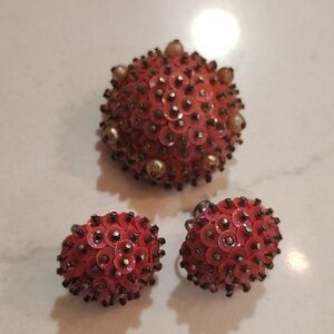 Pink & Clear Brooch and clip on screw type earrings set vintage bead & sequin